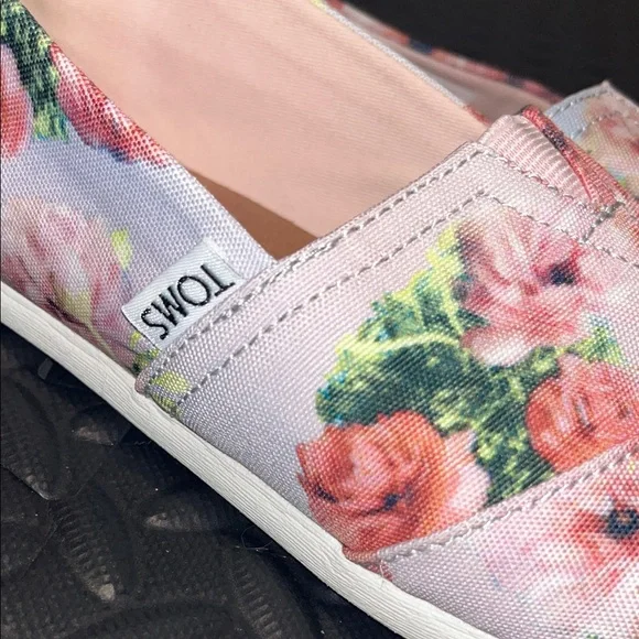 TOMS Floral Slip On Shoes Womens Size 7 Pink Canvas Flats - Picture 6 of 7